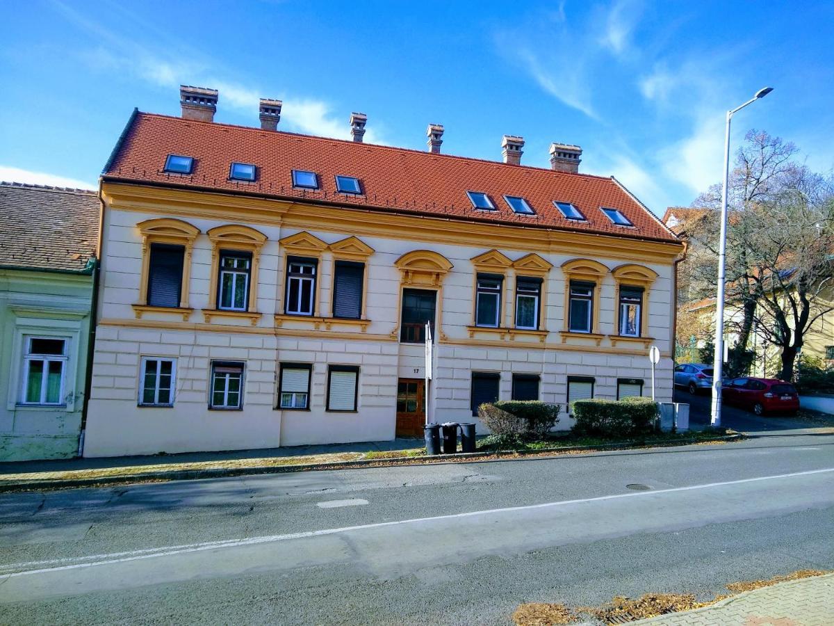 דירות פץ' A Charming Little Flat Just Above Szechenyi Square מראה חיצוני תמונה