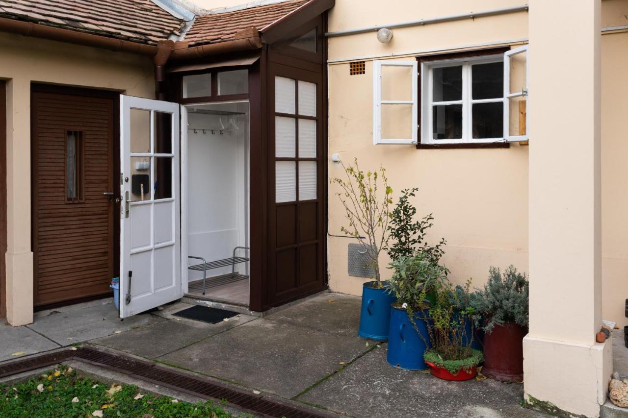 דירות פץ' A Charming Little Flat Just Above Szechenyi Square מראה חיצוני תמונה